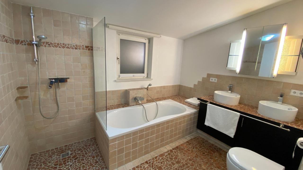 Fewo Luxus Wohnung Im Eigenen Ferienhaus, 120 Qm, Naehe Regensburg Mit Balkon, Terrasse & Garten, Gute Zuganbindung Laber Exteriér fotografie